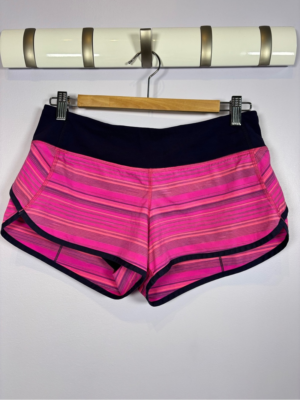 lululemon athletica Pink Striped Running Speed Shorts 2.5” Size 6